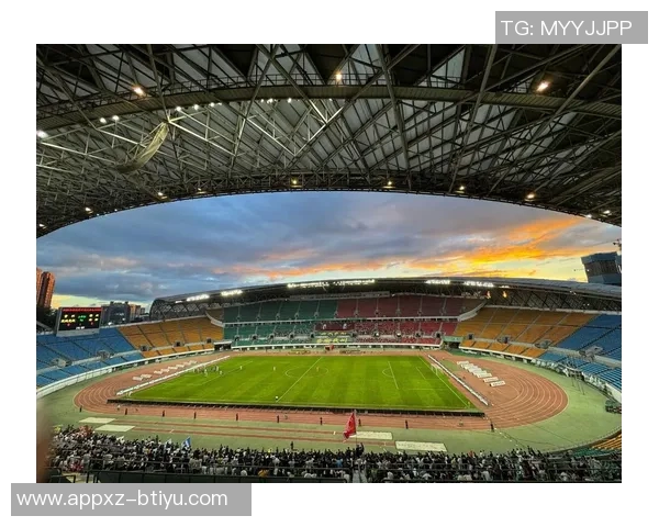 贵州筑城主场因观众投掷水杯被中足联罚款1万元引发热议 贵州筑城主场因观众投掷水杯被中足联罚款1万元引发热议