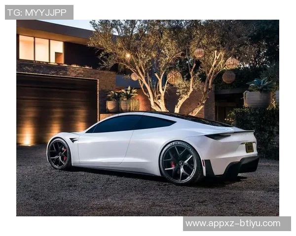 卢卡为队友Pedal送上全轮驱动S系列双电机车最高时速可达36英里